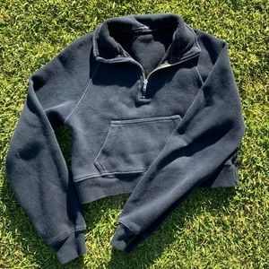 Brandy Melville crop sweater navy blue size small